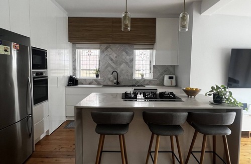 Petersham House | Classic meets modern - Open plan Californian bungalow stay in Inner West Sydney