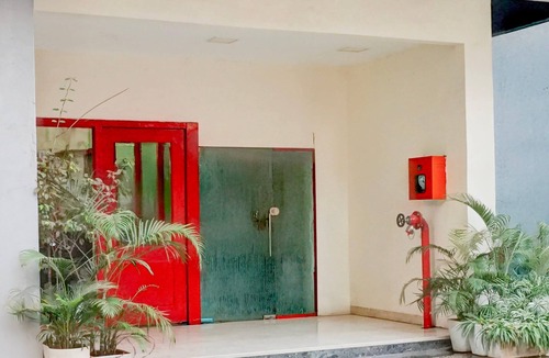 Central Pune House | Classic With Balcony Hotel Town Plaza