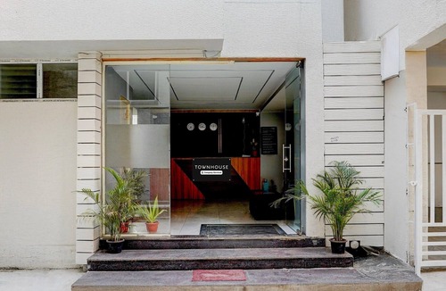Marathahalli House | Classic with BalconyRoyal Avenue