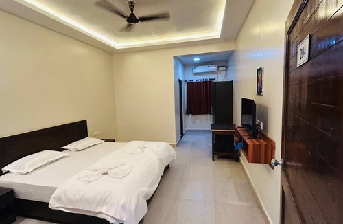 Candolim Hotel | Claudina Baga Beach