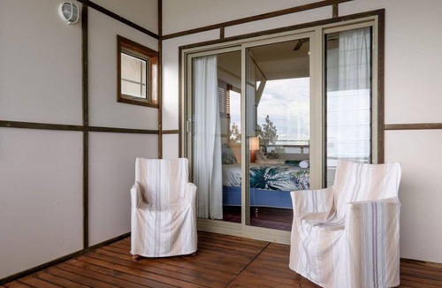 Point Lookout Apartment | Claytons 8 | 3 bed, 2 bath, sensational views, no need for a car! Beachfront :)