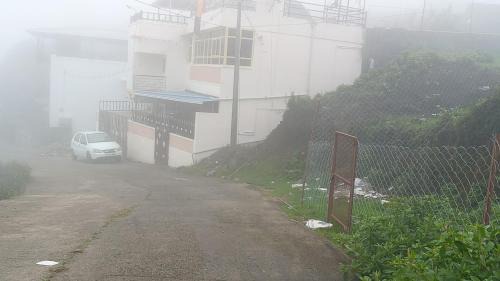 Kodaikanal Villa | Close2heaven 3 individual bedroom privacy home with a basic kitchen
