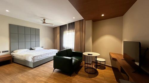 Thalassery Hotel | Cloud Nine Hotel