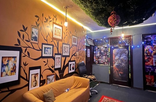 New Delhi House | Cloudy ambience