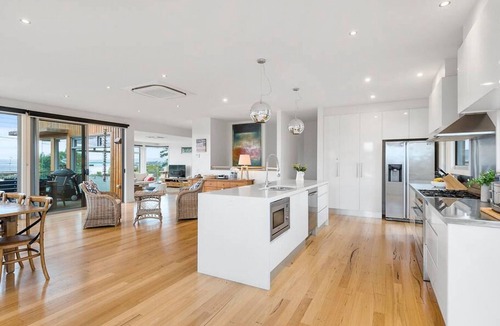 Aireys Inlet House | Coastal Beach House Elegance with Stunning Views