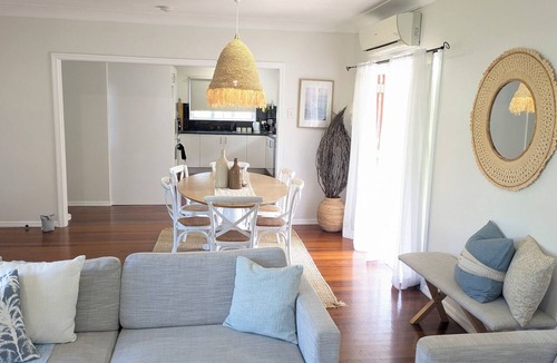 Tin Can Bay House | Coastal home by the calm waters of Kindy Beach