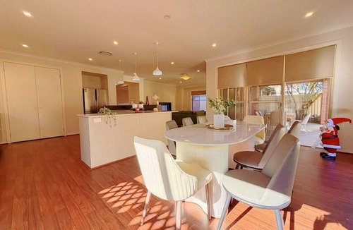Maroubra South House | Coastal Retreat – Spacious 5BR Haven in Maroubra