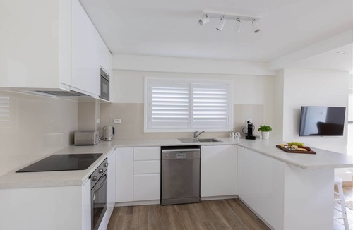 Daleys Point Apartment | Coastal Views