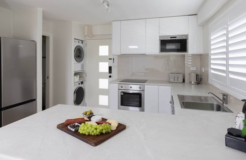 Daleys Point Apartment | Coastal Views