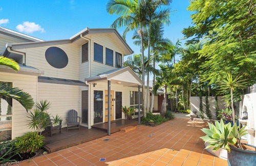 Torquay House | Coco Palms Hervey Bay
