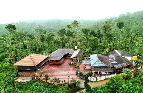 Mudigere House | Coffee Crown Homestay - 1km to Falls, Estate, Home Food