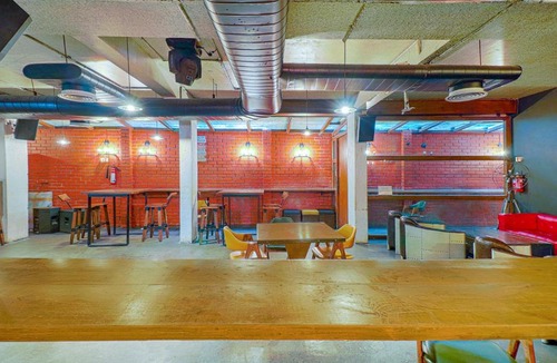 Shanthala Nagar Hotel | Collection O 29 Church's Inn Near Cubbon Park