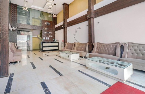 Shanthala Nagar Hotel | Collection O 29 Church's Inn Near Cubbon Park