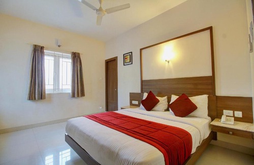 Gandhipuram Hotel | Collection O 4658 Akil Residency