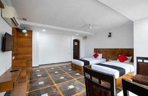 Gandhinagar Hotel | Collection O 49275 Hotel Suman City
