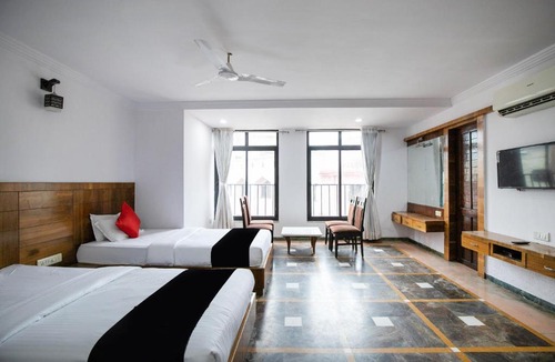 Gandhinagar Hotel | Collection O 49275 Hotel Suman City