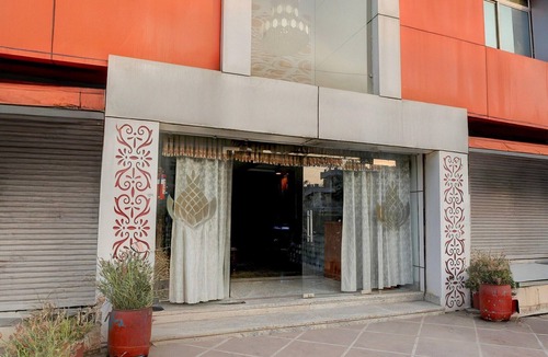 Bhopal House | Collection O Ayodhya Ring Road Bhopal