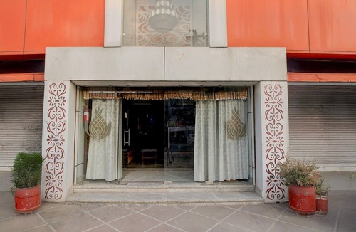 Bhopal House | Collection O Ayodhya Ring Road Bhopal