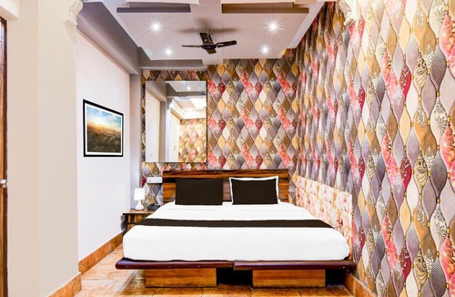 Ballygunge Hotel | Collection O Circus Avenue Road Formerly Hotel Rockstar