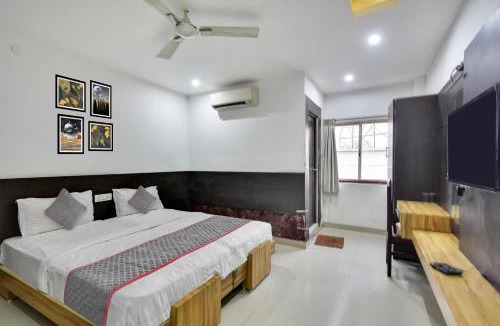 Navalur Hotel | Collection O Elite Residency