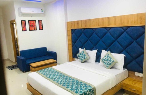 Anand Hotel | Collection O Hotel Green Park