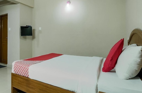 Ernakulam South Hotel | Collection O Kadavanthra Near South Railway Station