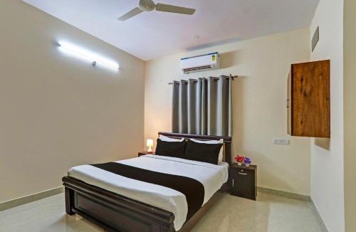 Hyderabad Hotel | Collection O Sri Nirvana Edge