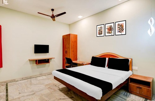 Vadapalani Hotel | Collection O Vadapalani Formerly Mahalakshmi Inn