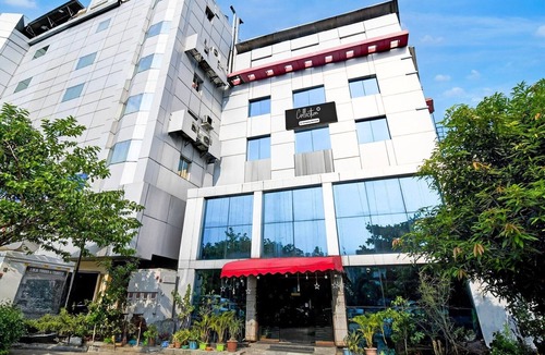 Kolkata House | Collection O VIP Road Formerly Hotel Heritage