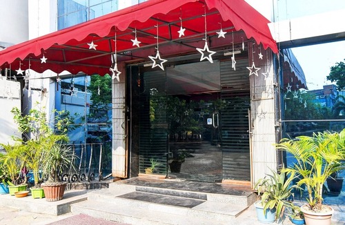 Kolkata House | Collection O VIP Road Formerly Hotel Heritage