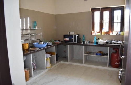 Udaipur House | Colonels Home stay - A home away from home. Set in a scenic natural environment.