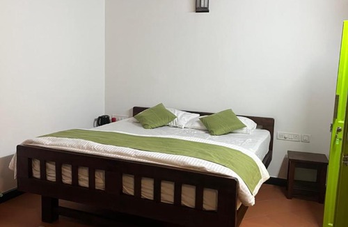 Horur Hotel | Colonial canopy