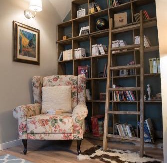 Old Town Apartment | Colonial Ultra Center Apartment