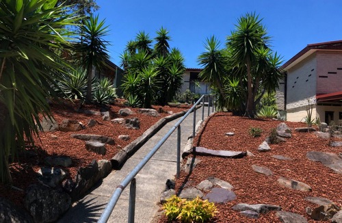 Bundeena House | Colourful 4Bed Coastal Family Home | Backs onto RNP, Ocean Views, Walk to Beach