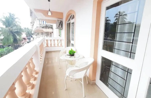 Fatona House | Colva Blossom 2BHK with pool, 5 min to Colva Beach