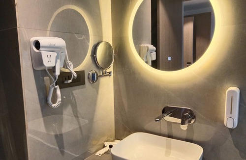 Morbi Hotel | Comfort INN Empire Morbi