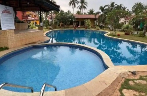 Fatona Apartment | Comfortable 2 BHK with pool Betalbatim beach