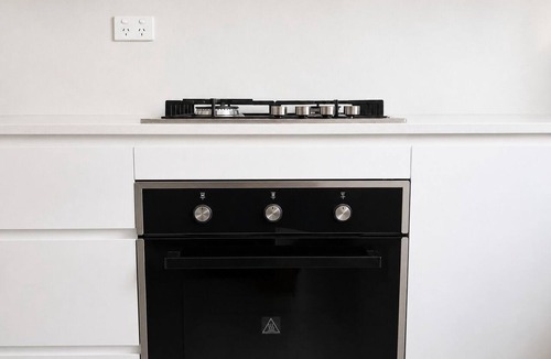 Parramatta House | Comfortable 3BR 2BA House 5 Minutes to Parramatta CBD Heating & Aircon, BBQ