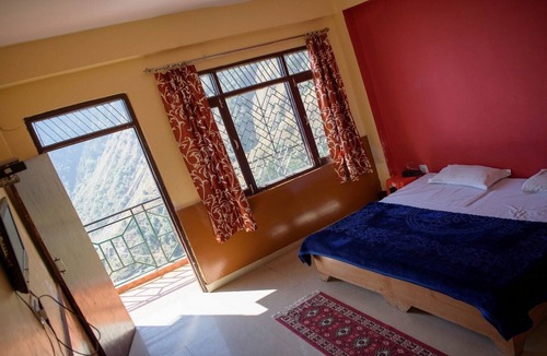 Bullawala House | Comfortable Room on Secluded Mountains