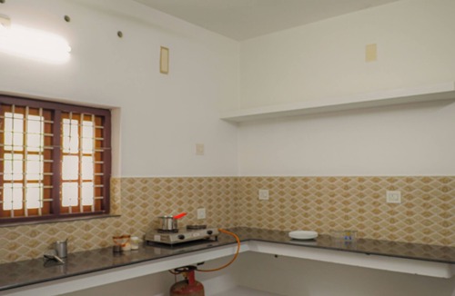 Mararikulam House | Comfortable Stay Near Marari 4 Bedroom Home with Kitchen