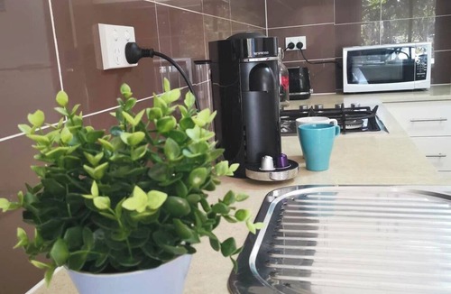 Burwood Heights Apartment | Comfy 2-bedroom 2-balcony apartment/Close to CBD, Train and Metro easy reach