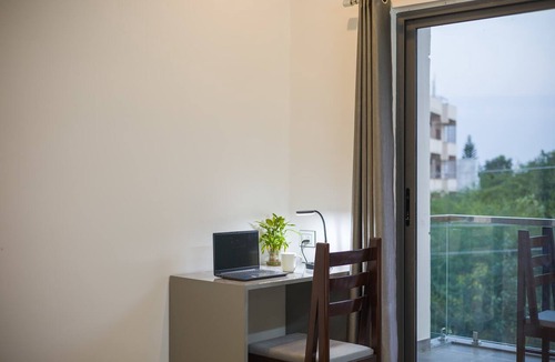Bedla Apartment | Comfy 2BHK at Lakecity Apartments by Viraalay