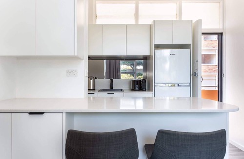 North Sydney Apartment | Comfy Balcony Studio near Parks, Shopping & Dining