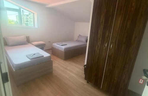 Balteni House | Complex