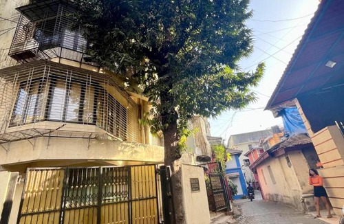 Bandra West Apartment | ConnektHomes - Simon Lydia A Sunlit Charm in Bandra, Pali Village