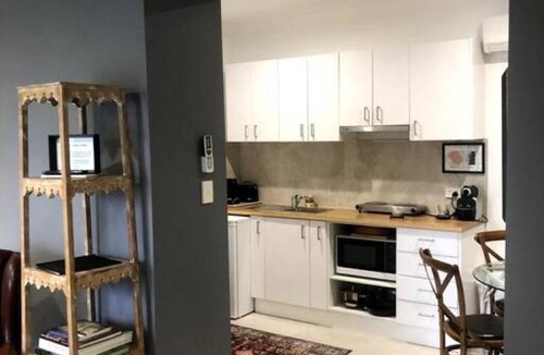 Paddington Apartment | Contemporary Studio in the heart of Paddington by Custom Bnb Hosting