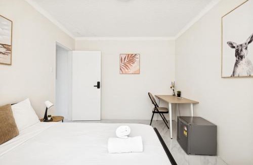 Cabramatta House | Convenient Double Stay in Vibrant Cabramatta - Shared Bathroom