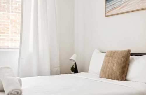 Cabramatta House | Convenient Double Stay in Vibrant Cabramatta - Shared Bathroom