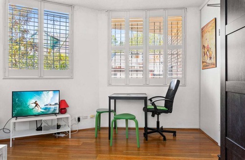 Surry Hills Apartment | Convenient Studio in Trendy Inner-City Suburb