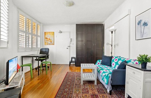 Surry Hills Apartment | Convenient Studio in Trendy Inner-City Suburb